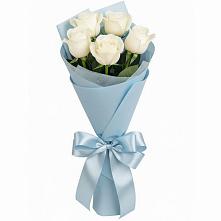 Букет 5 Белых роз Проуд в Вырице