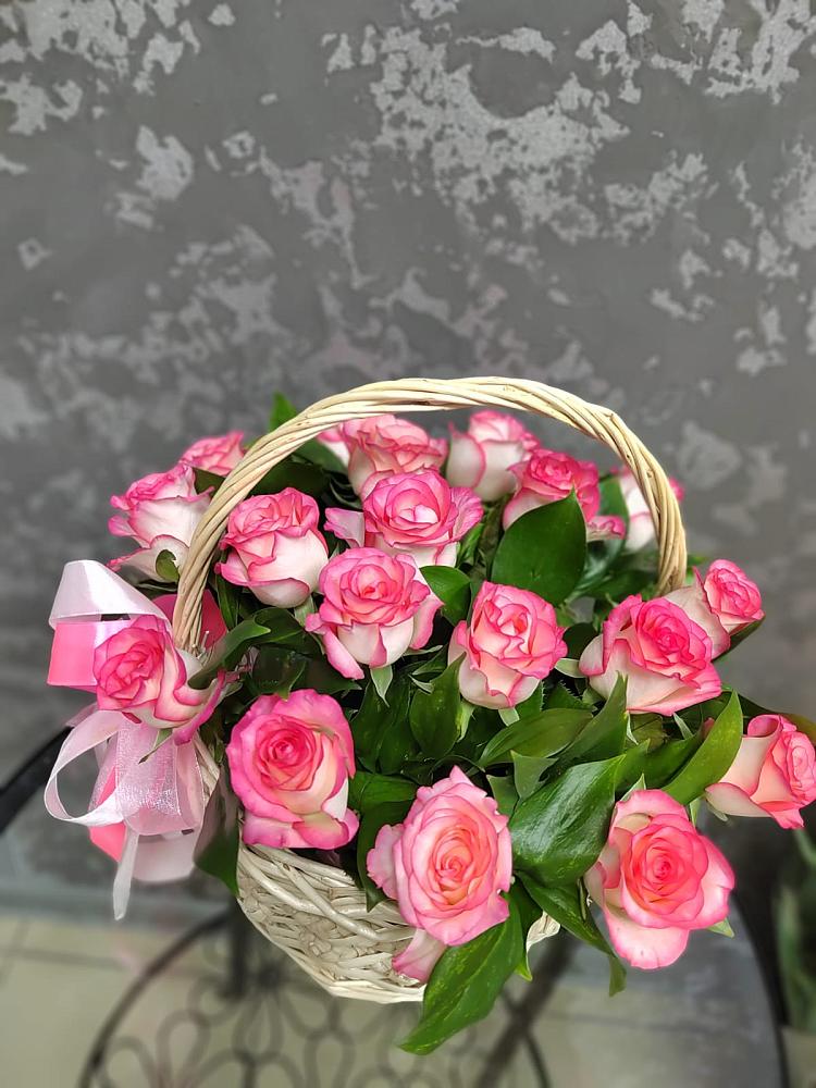 Цветочная композиция из Розы в корзине в Вырице