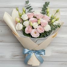 Букет цветов из:  Лизиантусы в Вырице