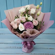 Букет цветов из:  Розы и Лизиантусы в Вырице