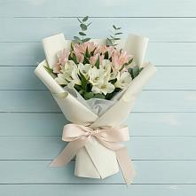 Букет цветов из:  Альстромерии в Вырице