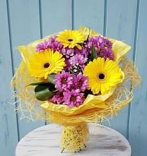 Букет цветов из:  Хризантемы и Герберы в Вырице