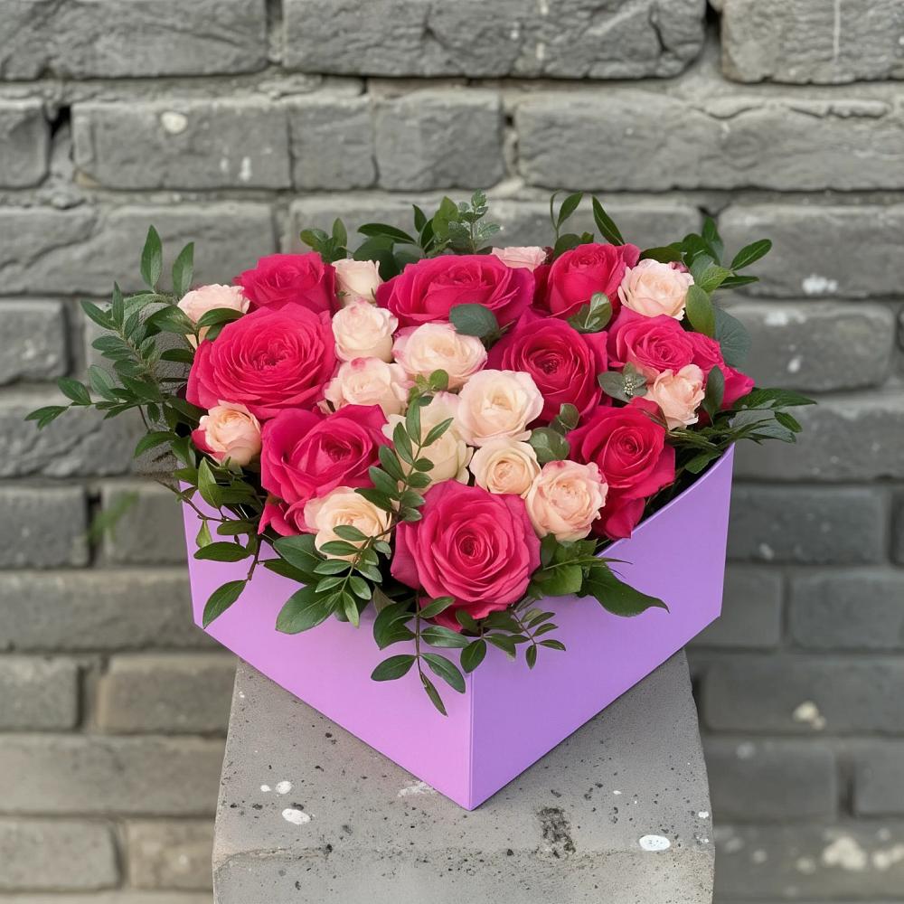 Цветочная композиция из Розы в коробке в Вырице