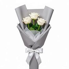 Букет 3 белые розы в Вырице