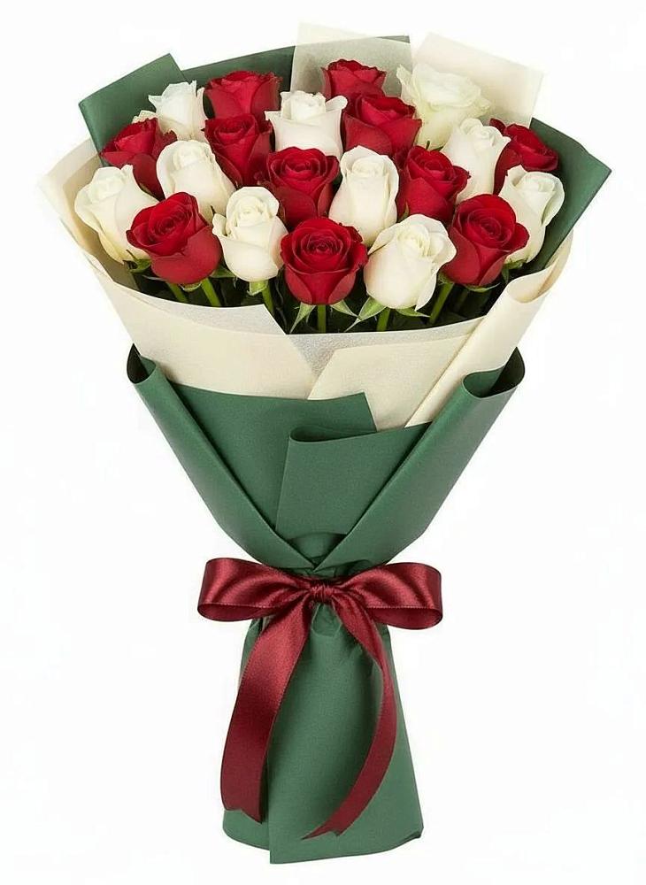 Букет Микс из красных и белых роз в Вырице