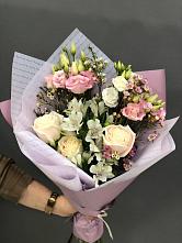 Букет цветов из:  Альстромерии, Розы и Лизиантусы в Вырице