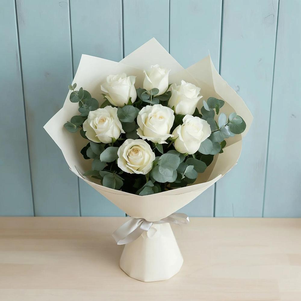 Букет Белые розы в Эвкалипте в Вырице