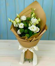 Букет цветов из:  Хризантемы и Лизиантусы в Вырице