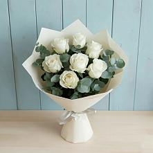 Букет Белые розы в Эвкалипте в Вырице