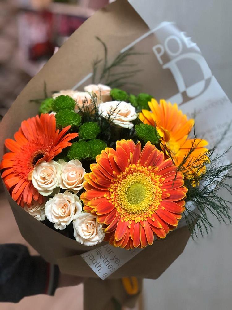 Букет цветов из: Герберы, Хризантемы и Розы в Вырице