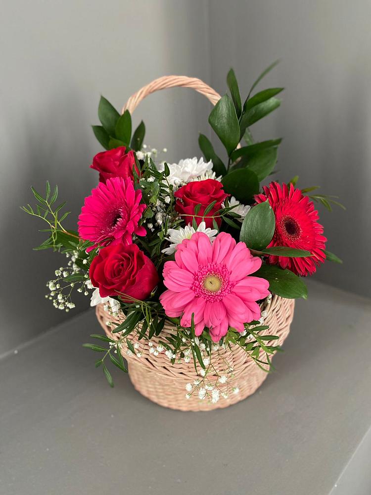 Цветочная композиция из Розы, Хризантемы и Герберы в корзине в Вырице