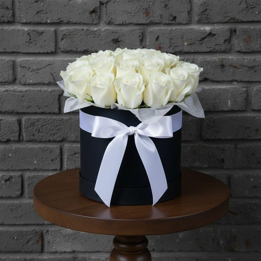 Цветочная композиция из Розы в шляпной коробке в Вырице