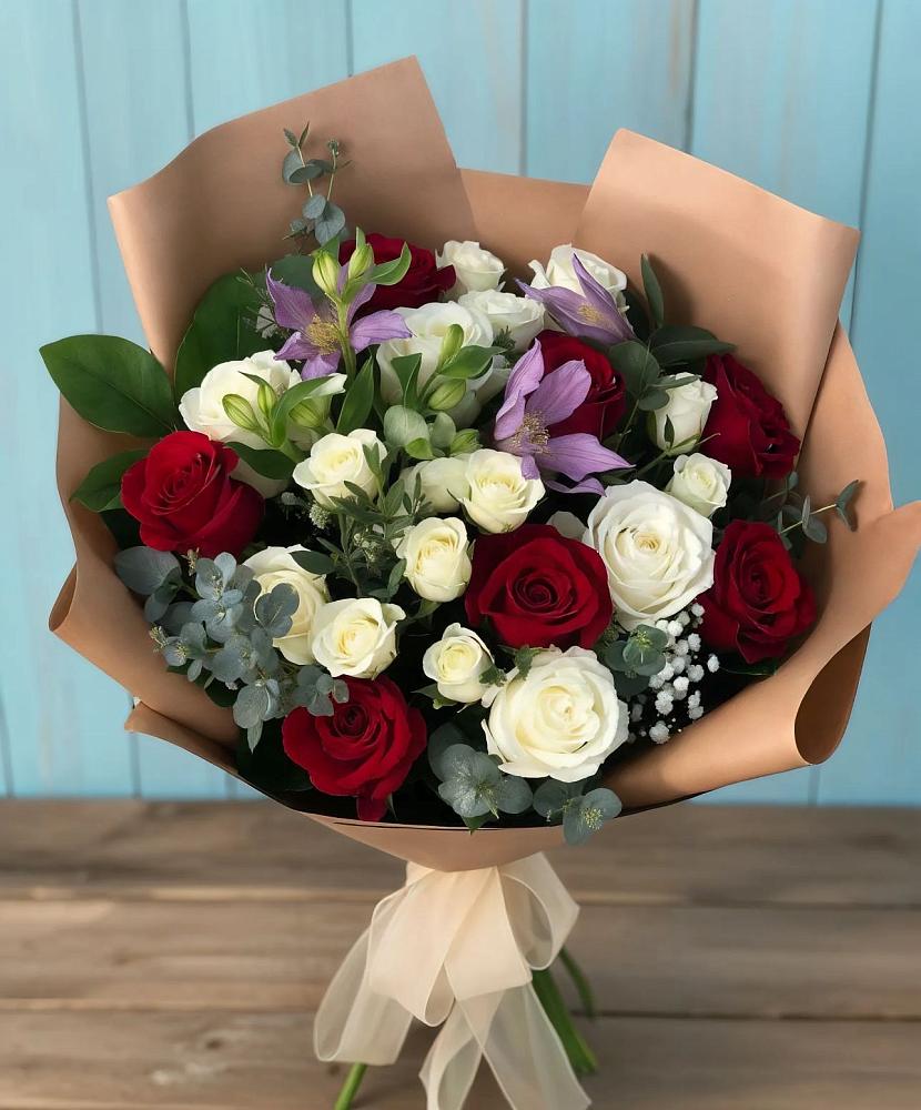 Букет цветов из: Розы и Альстромерии в Вырице