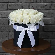 Цветочная композиция из Розы в шляпной коробке в Вырице